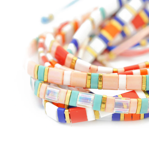 miyuki-tila-helmed-kolmes-mõõdus