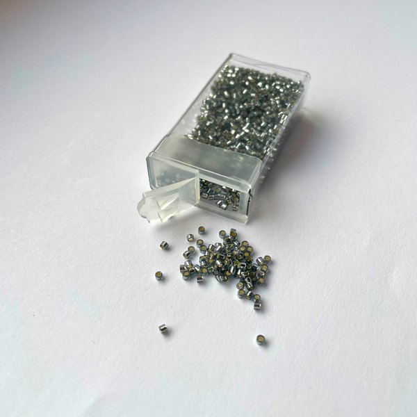 Miyuki Delica seemnehelmed 11/0 säravhall