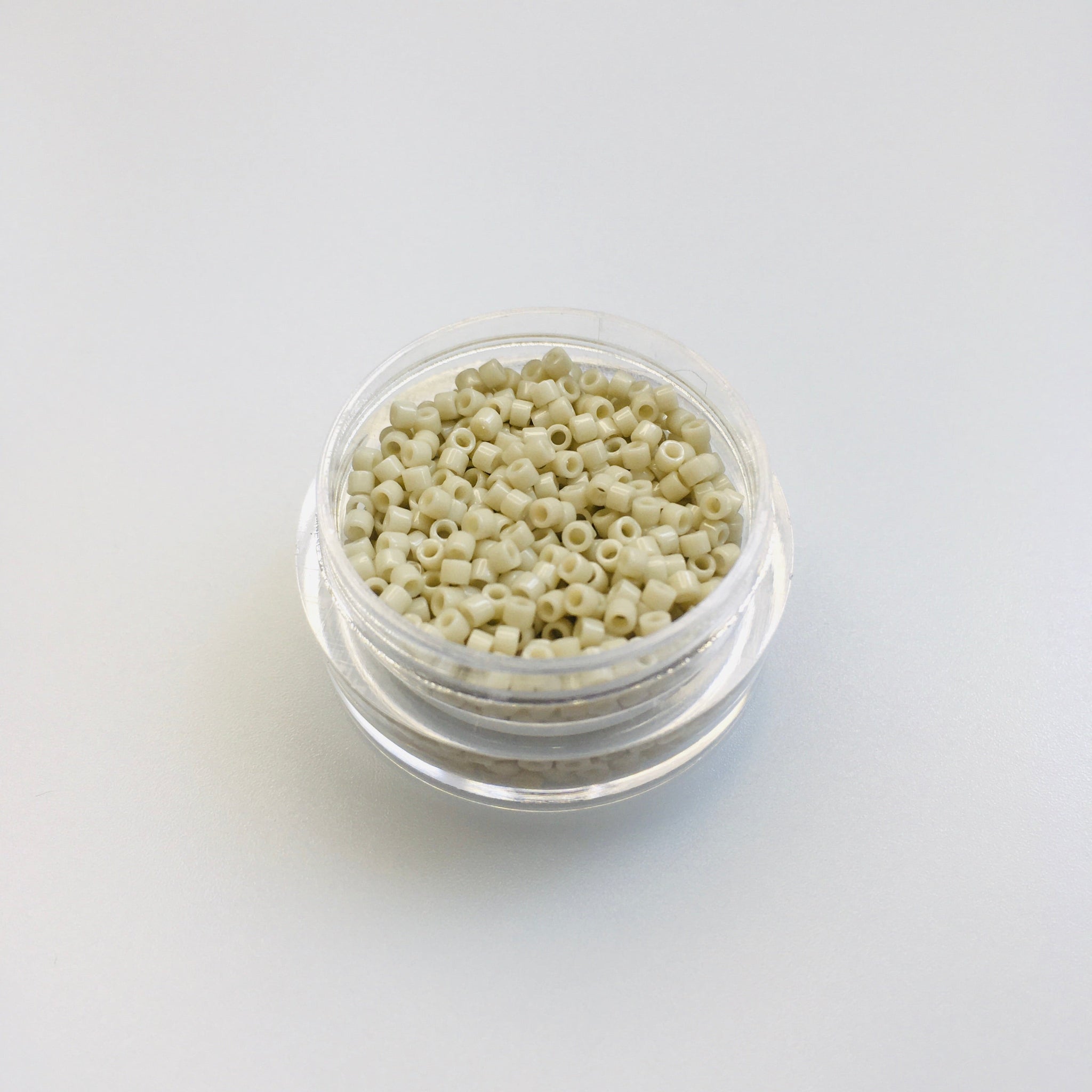 miyuki-delica-seemnehelmed-db261