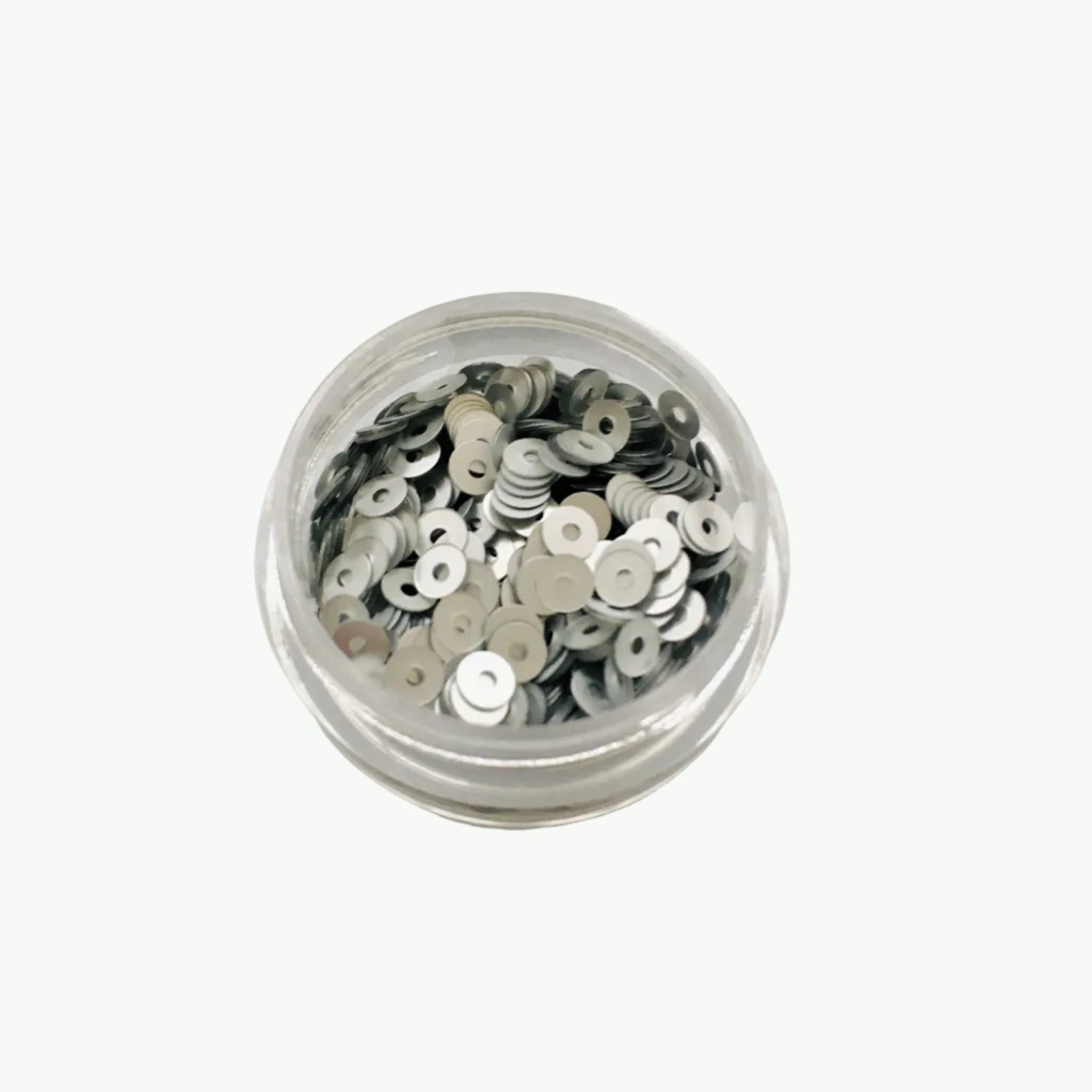 Andrea Bilics 4 mm matthõbedased satiinviimistlusega lamedad litrid (Argento Satinati 916W) tikkimiseks ja ehete valmistamiseks.