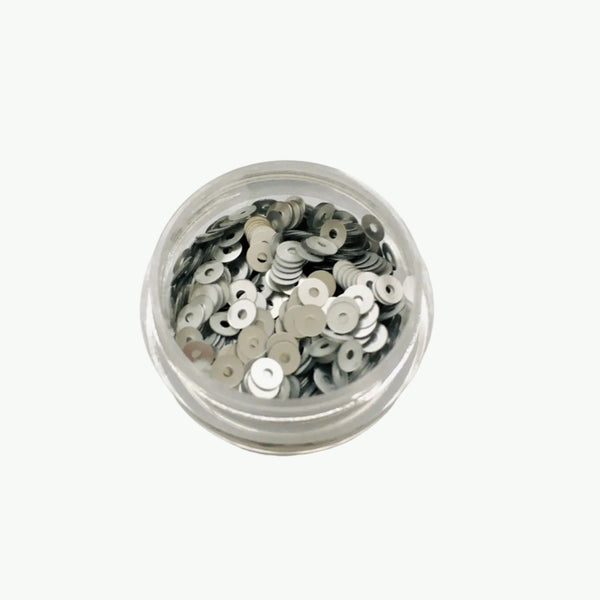 Andrea Bilics 4 mm matthõbedased satiinviimistlusega lamedad litrid (Argento Satinati 916W) tikkimiseks ja ehete valmistamiseks.