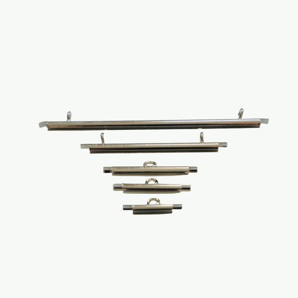 Hõbedased roodiumkattega liugkinnised Miyuki Delica 11/0 helmepõimingule, 2 tk