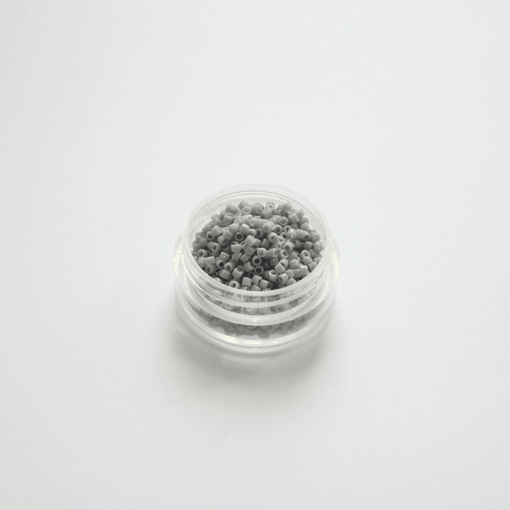Miyuki Delica 11/0 DB-1139 Opaque Ghost Gray helehallid silinderhelmed 5g pakendis