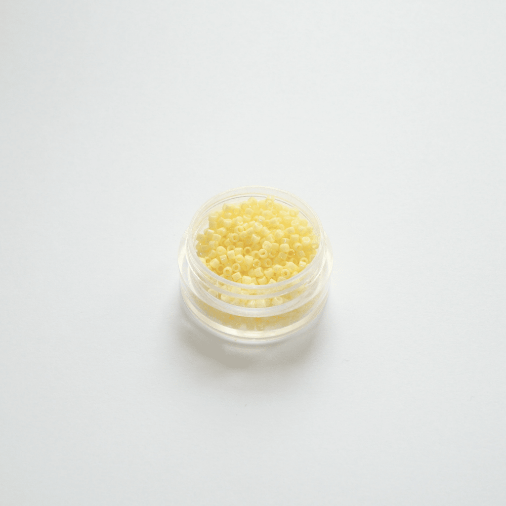 Miyuki Delica 11/0 DB-2101 Duracoat Opaque Light Lemon Ice kollased silinderhelmed 5g pakendis