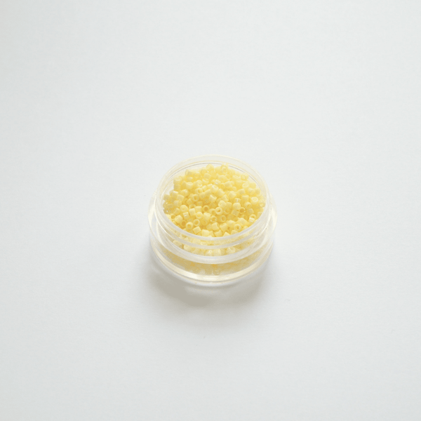 Miyuki Delica 11/0 DB-2101 Duracoat Opaque Light Lemon Ice kollased silinderhelmed 5g pakendis