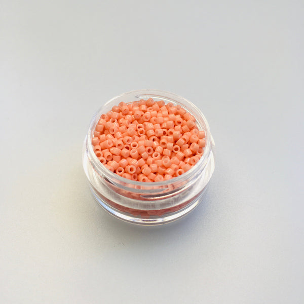 Miyuki Delica 11/0 DB-2112 Duracoat Opaque Dark Salmon lõheroosad silinderhelmed 5g pakendis