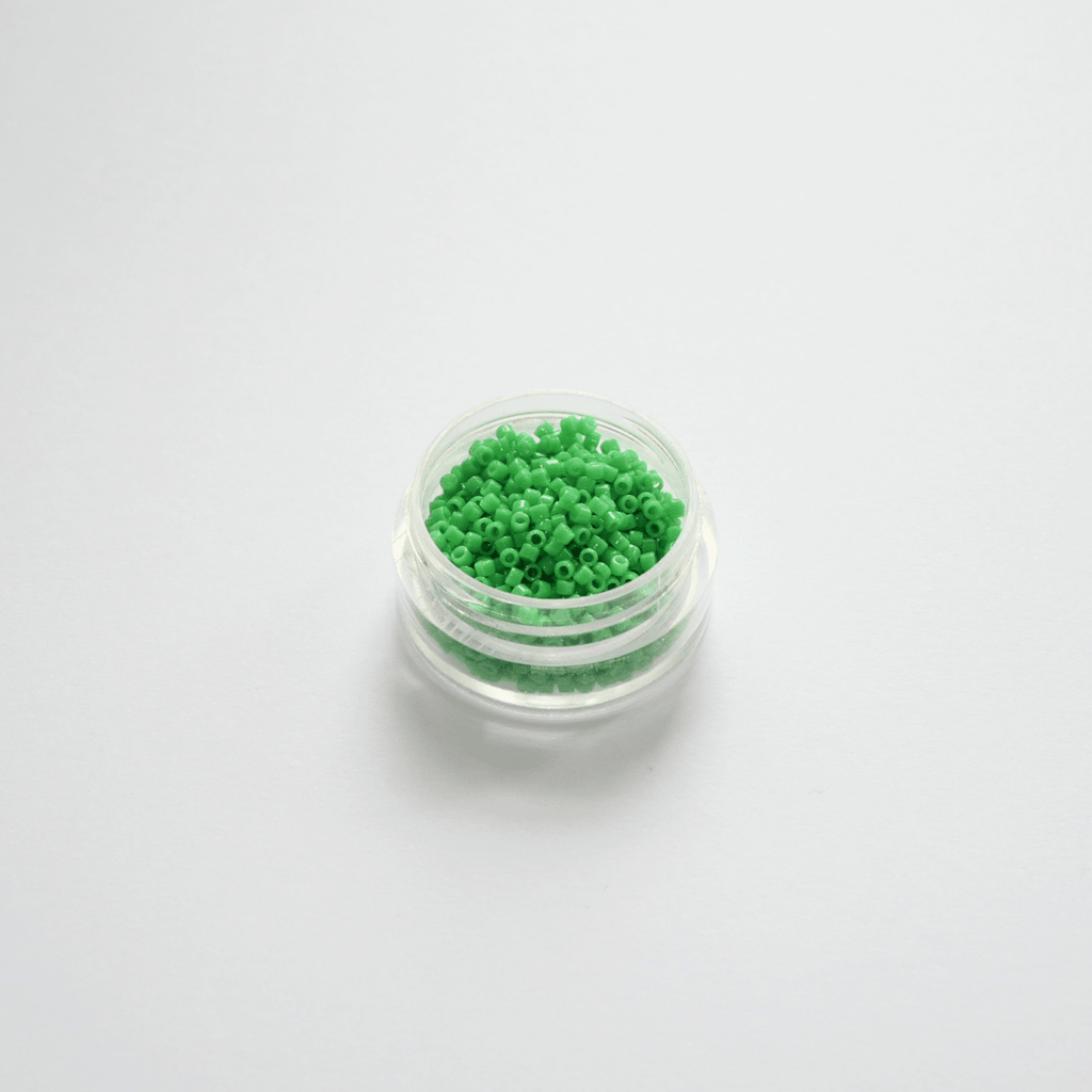 Miyuki Delica 11/0 DB-2126 Duracoat Opaque Fiji Green rohelised silinderhelmed 5g pakendis