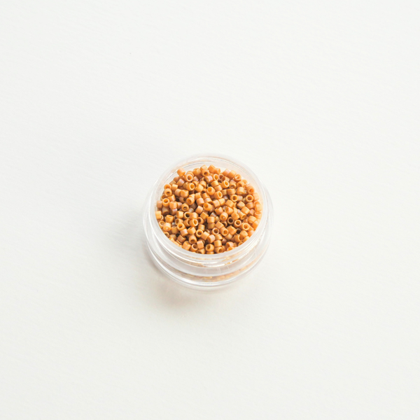 Miyuki Delica 11/0 DB-2303 Honey Bee Mat AB seemnehelmed 5 g pakendis