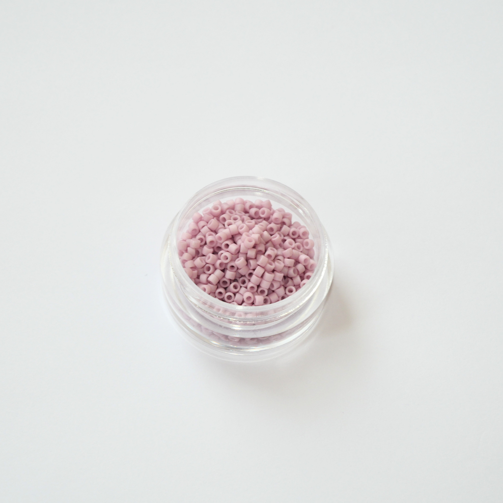 DB-0355 Matte Opaque Dusty Orchid: Summutatud, tolmune mattlilla.