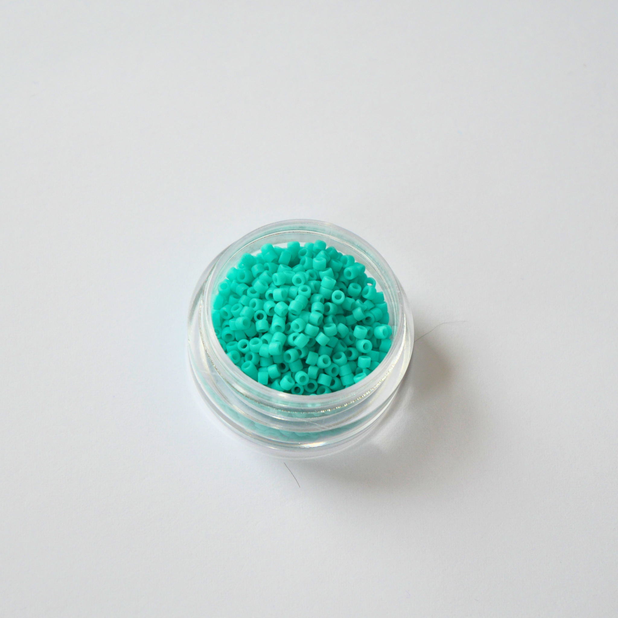 DB-0759 Matte Opaque Turquoise Green: Matt, sügav rohekassinine.