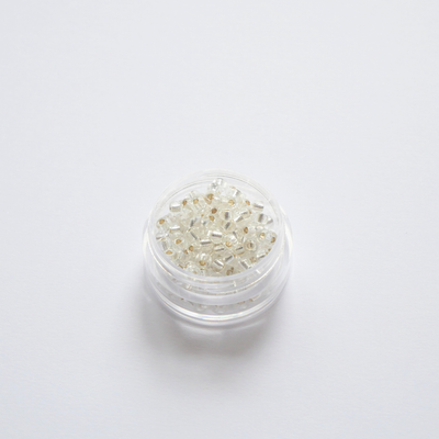 Miyuki Rocailles 8/0 001 Crystal Silver Lined läbipaistvad hõbedase sisuga seemnehelmed 5g pakendis