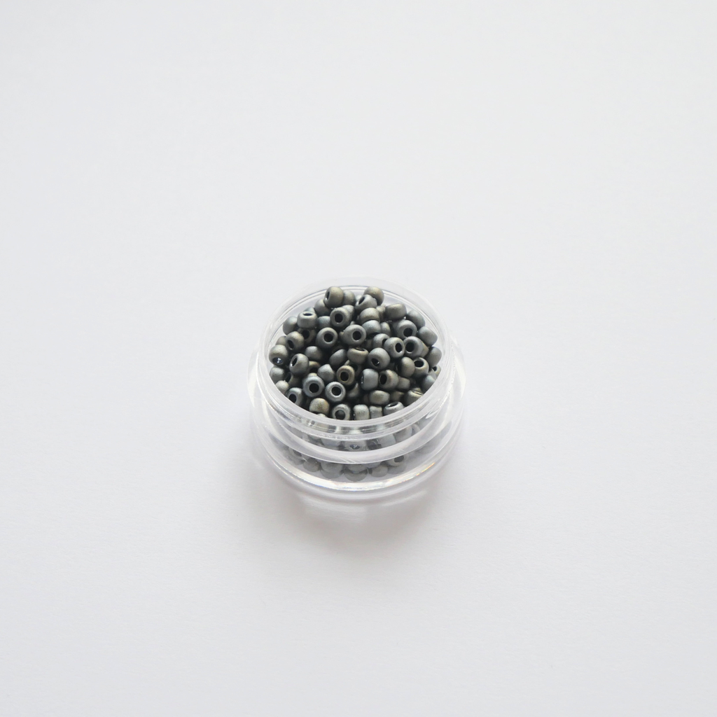 Miyuki Rocailles 8/0 2002 Metallic Silver Gray Mat matid metallikhallid seemnehelmed 5g pakendis