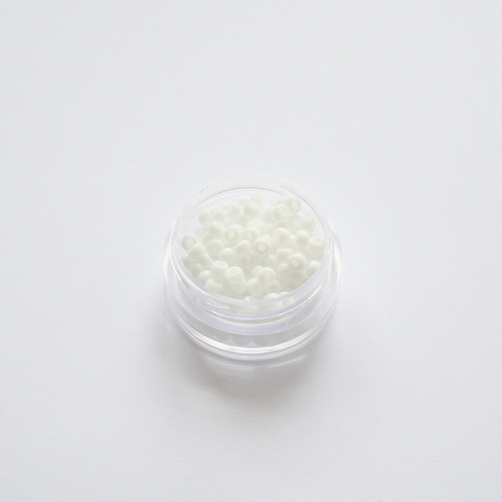 Miyuki Rocailles 8/0 402 Opaque White valged seemnehelmed 5g pakendis