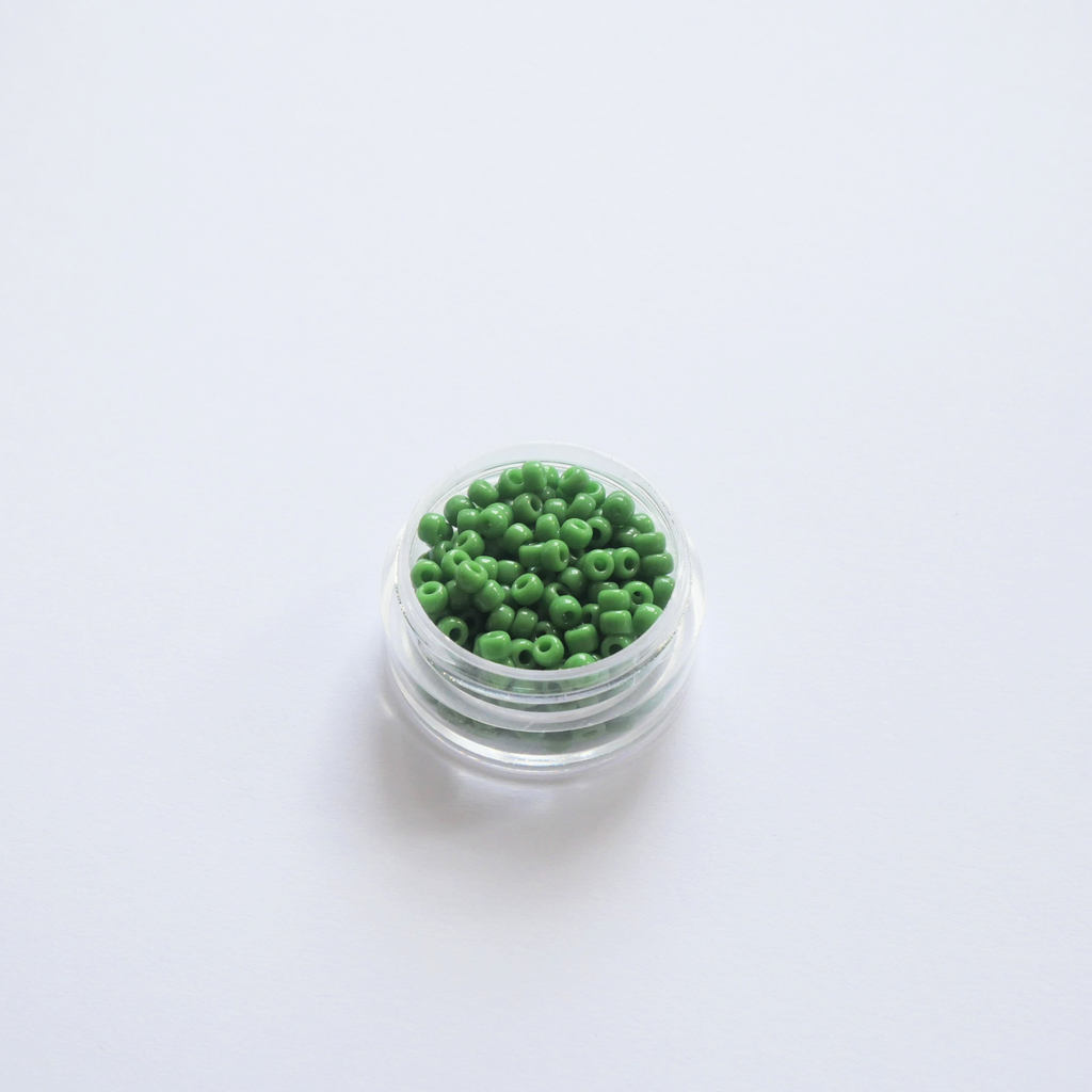 Miyuki Rocailles 8/0 411 Opaque Green rohelised seemnehelmed 5g pakendis