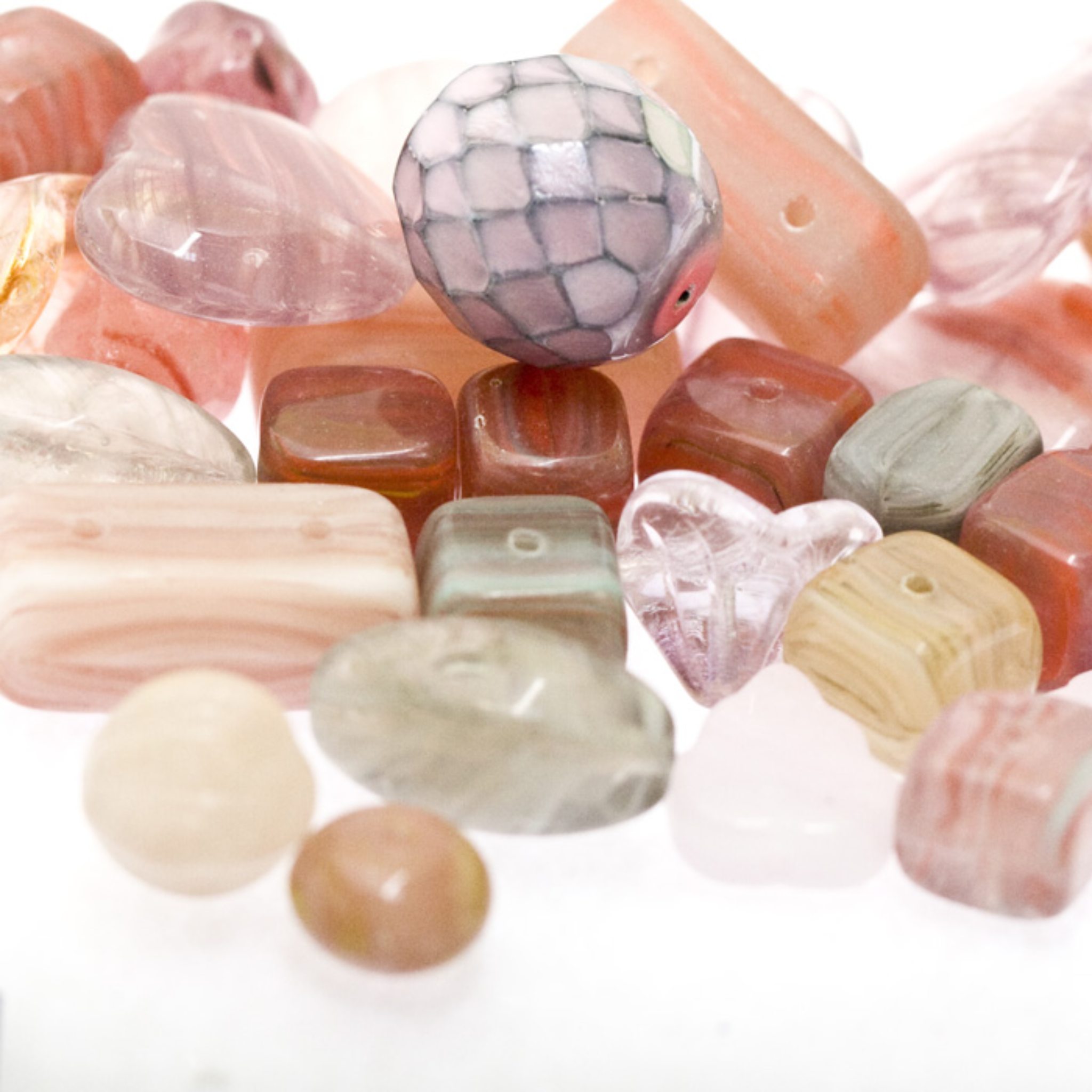 Preciosa Ornela klaashelmeste segu 5–20 mm, roosa-hall-beež, 10g