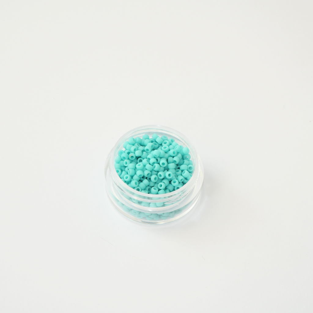 TOHO 11/0 seemnehelmed Opaque-Frosted Turquoise (55F), matt läbipaistmatu türkiissinine Jaapani klaashelmes 5g pakis.